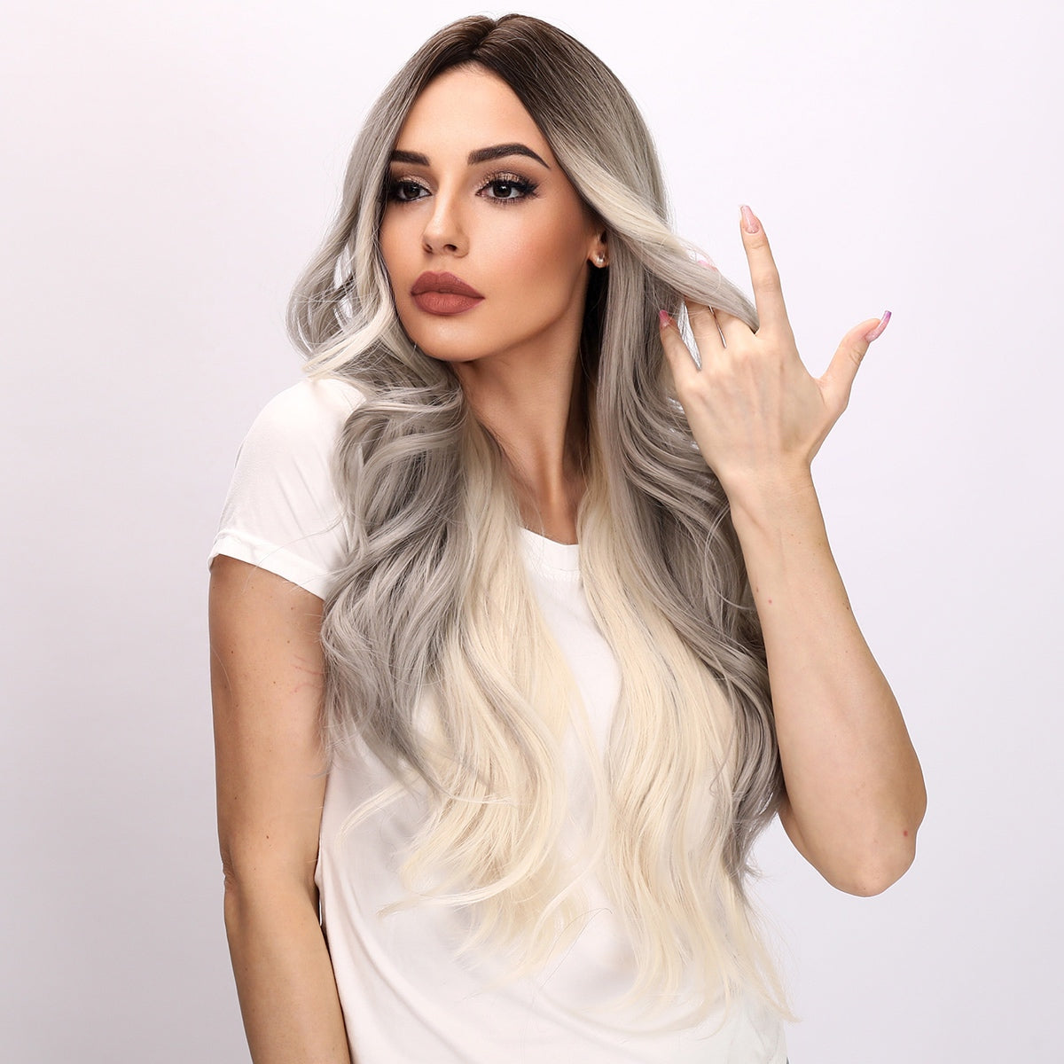 [Silver Mist] 30-inch Silver Loose Wave without Bangs (Synthetic Wig)